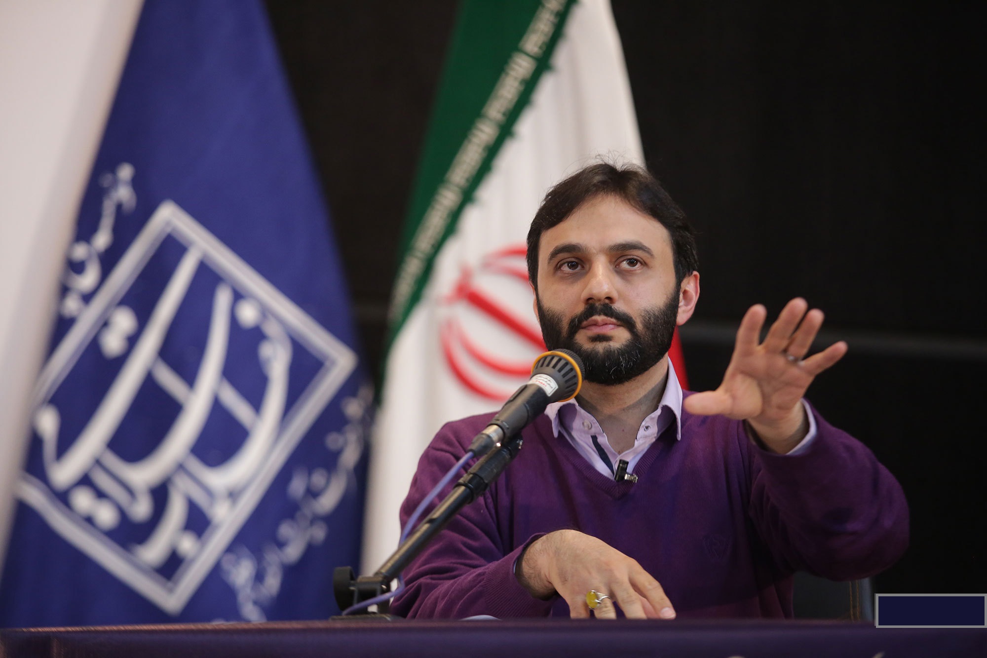 مسئوليت گام دوم انقلاب بر دوش جوانان است