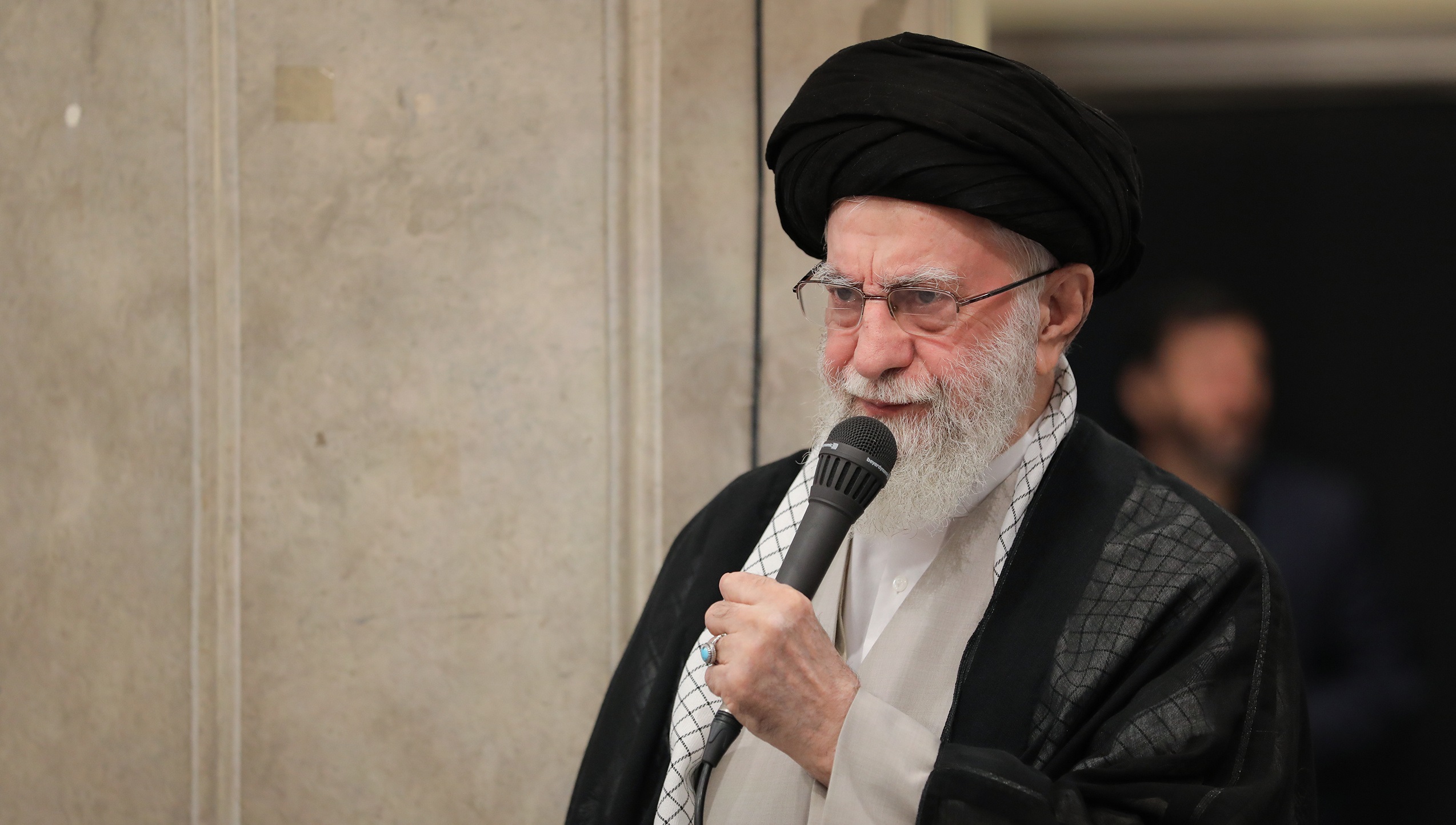 جمهوری اسلامی استحکام بی‌نظیر پایه‌های نظام و کشور را به دنیا نشان داد